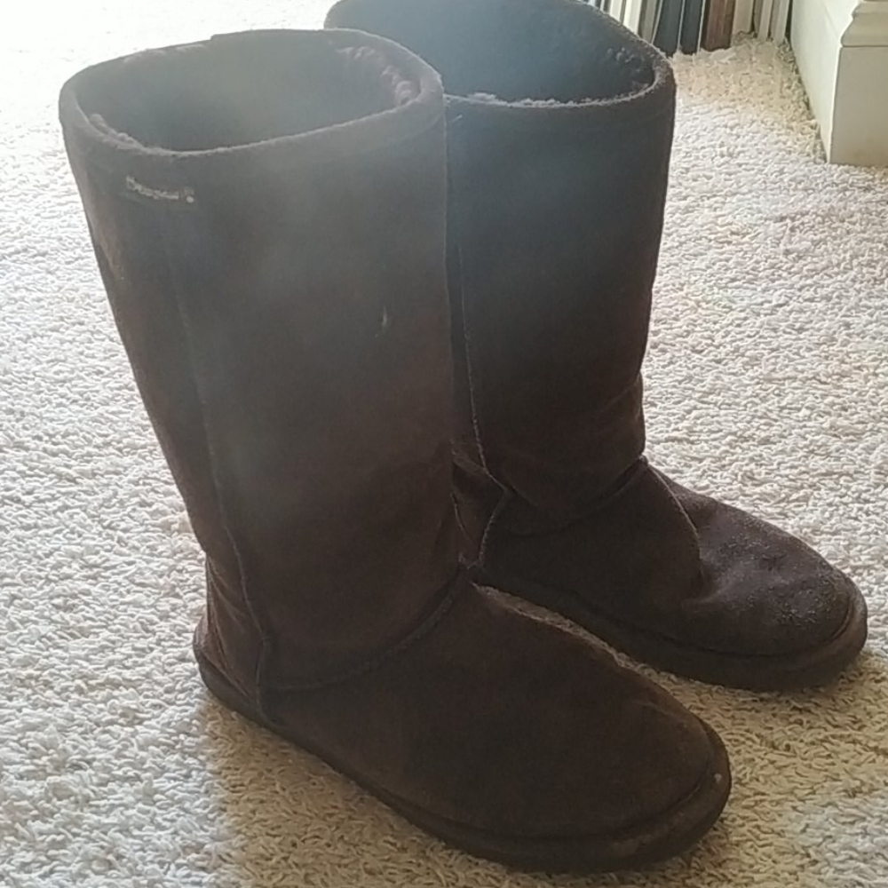 Women's dark brown sheepskin Bearpaw boots